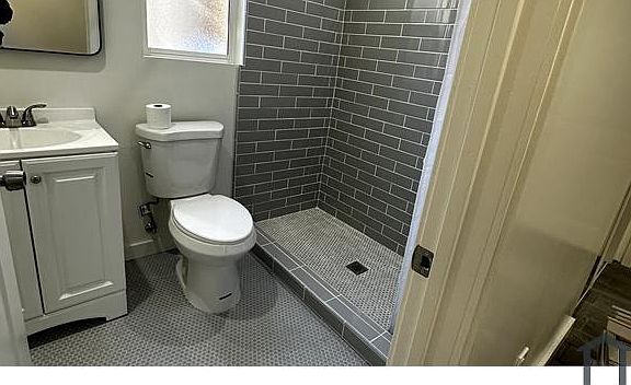4th image of 957 W 45th St #4-959-3