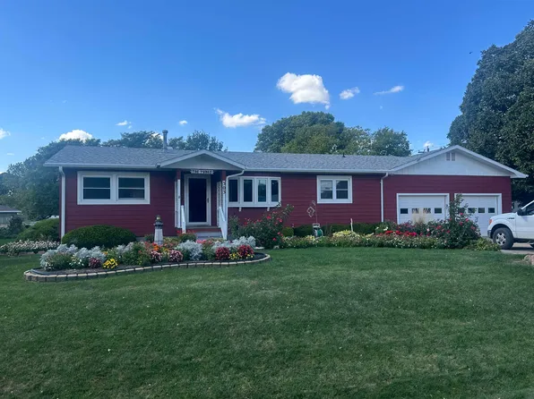303 E Ave, Axtell, NE 68924