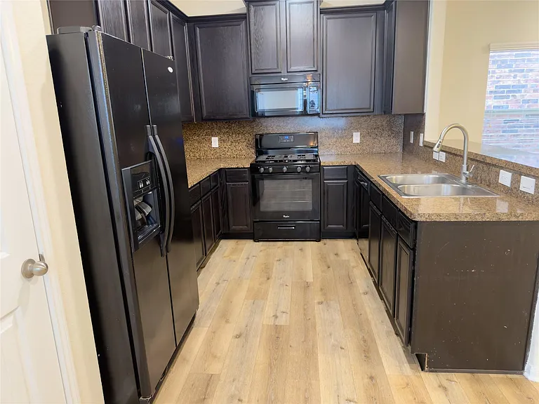 17035 Amarose Dr — Photo 6
