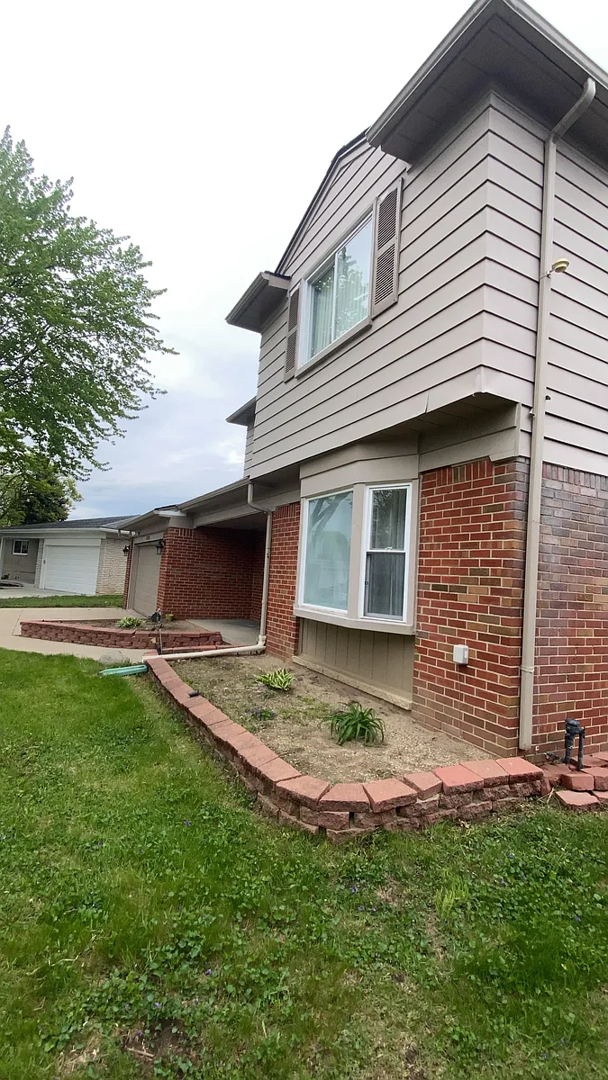 Building Photo - 33278 Linsdale Ct