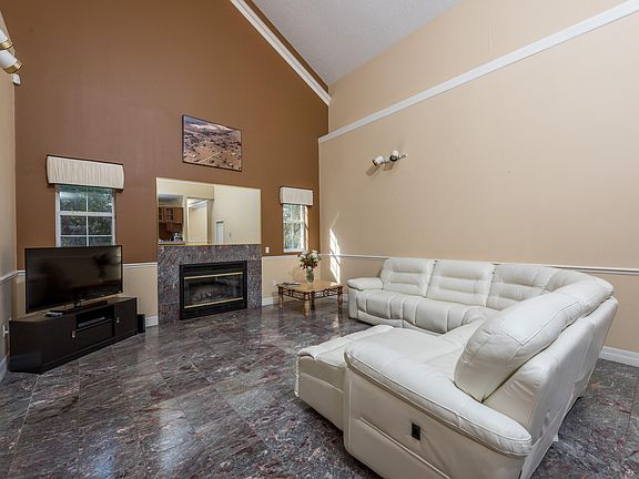 4th image of 5405 SE 28th Ln