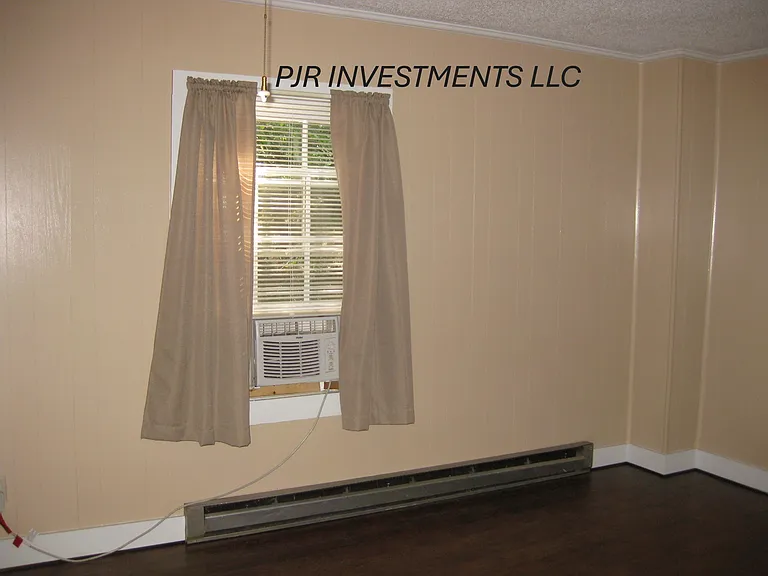 124 Hardy St — Photo 9
