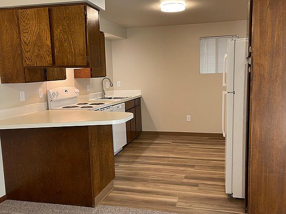 5th image of 2715 W Euclid Ave #104