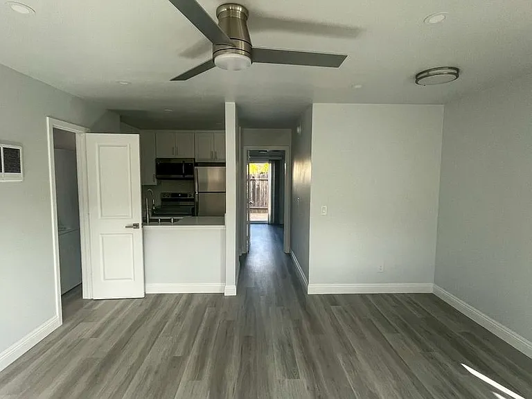 Canyon Creek Apartments B — Photo 15