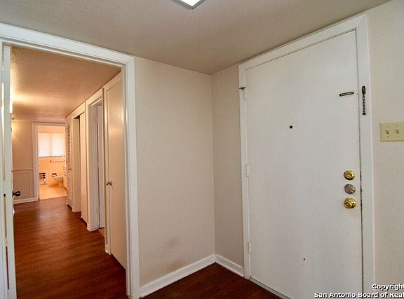 3rd image of 527 Burnside Dr