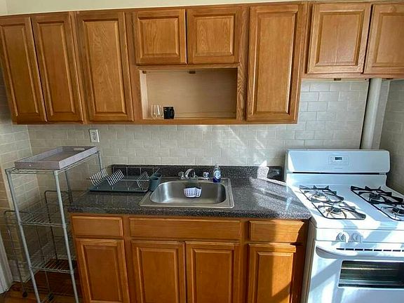 2nd image of 30-33 32nd St #3E