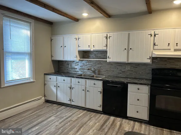 160 S Main St #B, Manheim, PA 17545