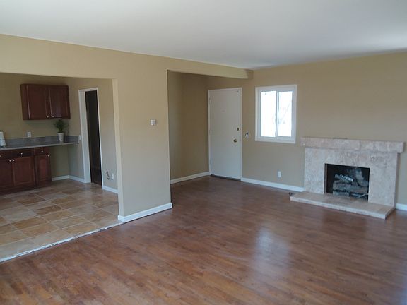 3rd image of 9562 Colchester Dr
