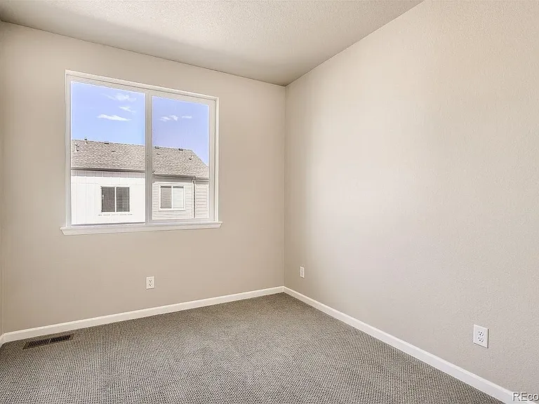 1849 S Poplar Ct — Photo 9
