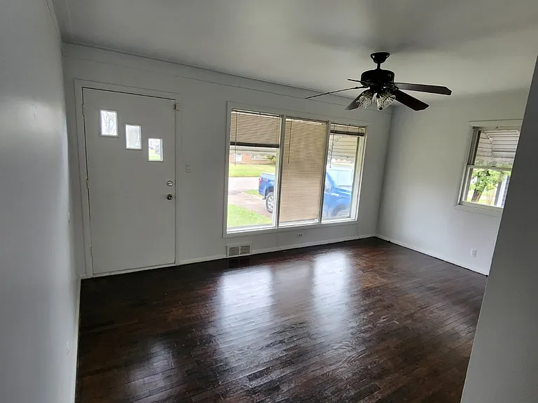 1117 Mohawk Ave — Photo 4