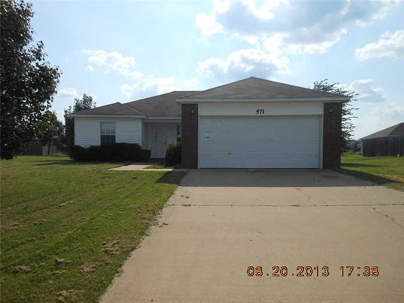 1st image of 571 Oakwoods Dr