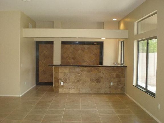 4th image of 4891 S Hudson Pl