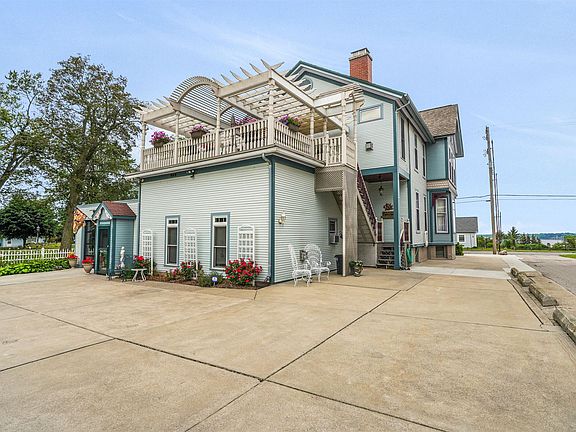 5th image of 1259 Lakeshore Dr