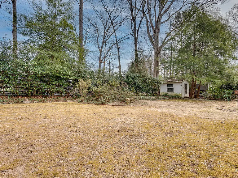 675 N Superior Ave — Photo 37
