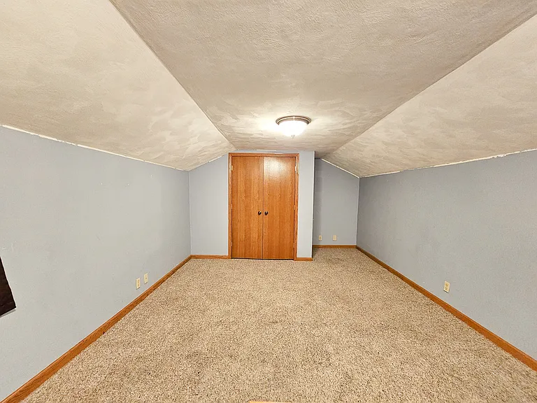 110 E Milligan St — Photo 16