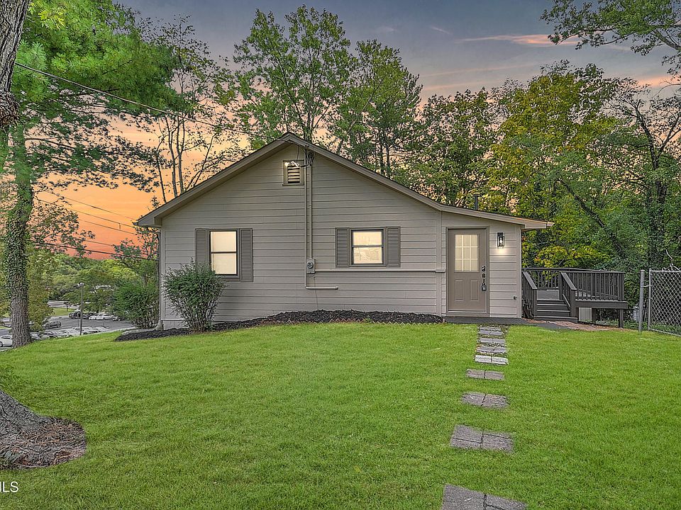 1st image of 3361 Hillcrest Dr