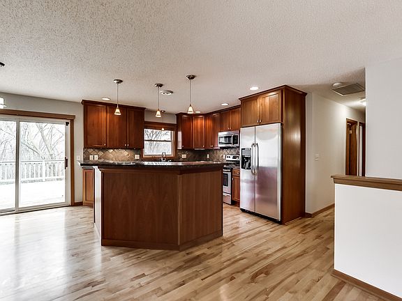 5th image of 8344 Riverview Ln N