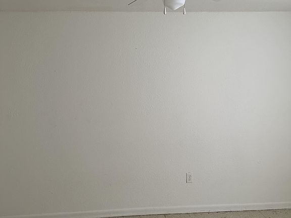 3rd image of 816 S Oak St