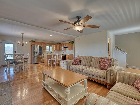 5th image of 6129 Ruth Dr