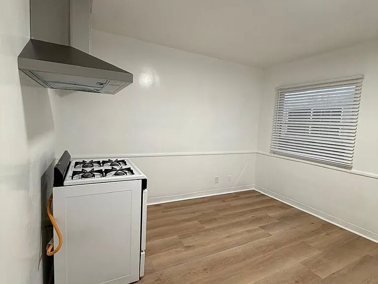 935 N Louise St — Photo 10