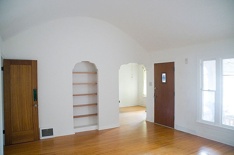 Livingroom facing diningroom