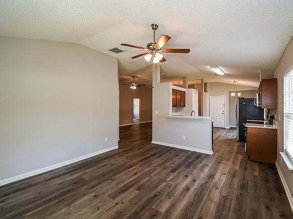 4th image of 12071 Sunchase Dr