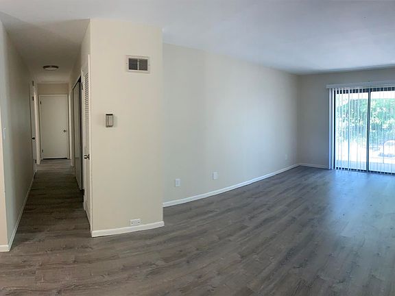 4th image of 4330 N 94th St #4332-101