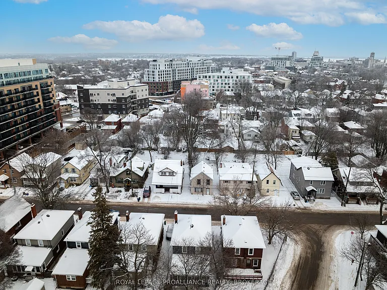 511 Victoria St — Photo 44