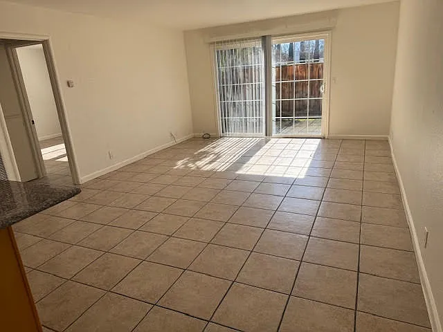 115 W Hamilton Ave #115 — Photo 2