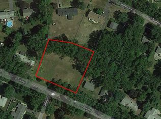 723 Shaker Rd, Longmeadow, MA 01106