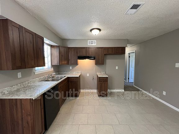 3rd image of 5219 Bitter Creek Dr