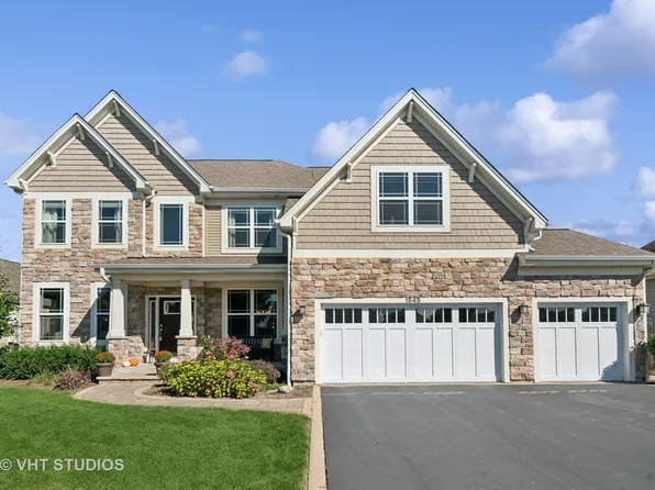 1545 Fairfield Dr, Elburn, IL 60119