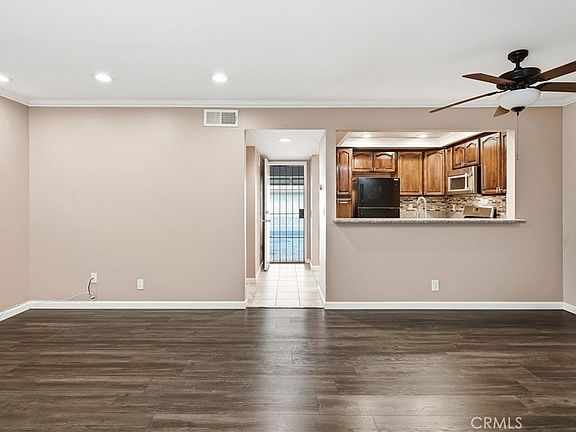 4th image of 12105 Foster Rd Unit 2