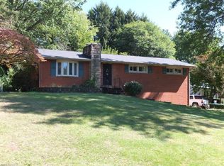 1600 Dunkeith Dr NW, Canton, OH 44708