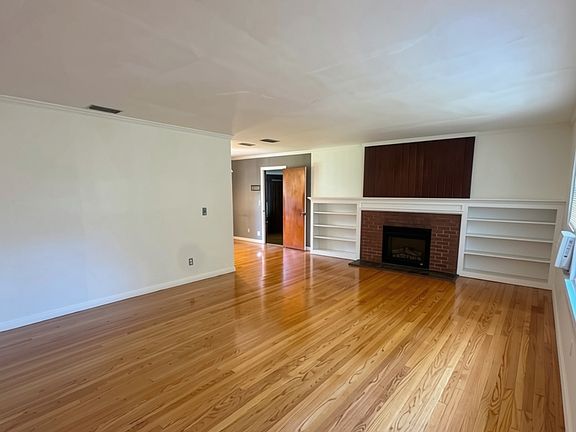 2nd image of 172 Mitchell Drive