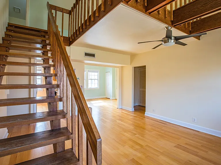 1550 Palm Ave — Photo 11