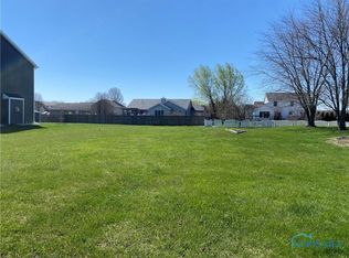 5016 Merlot Dr, Oregon, OH 43616