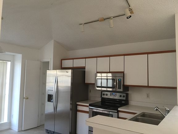 4th image of 1323 Abberton Dr