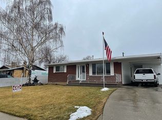 737 Sapphire Dr, Layton, UT 84041