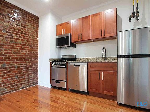 4th image of 1 Bennett Ave APT 54