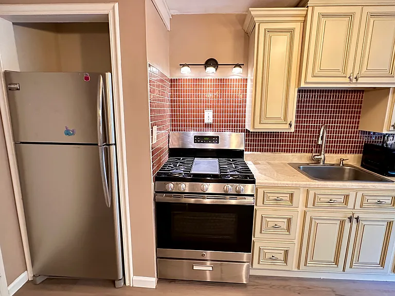 6000 Nob Hill Dr #311 — Photo 8