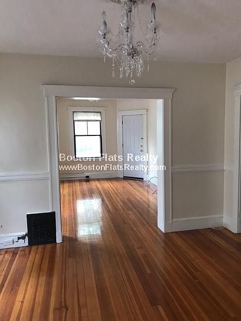 2nd image of 6 Edwin St #02