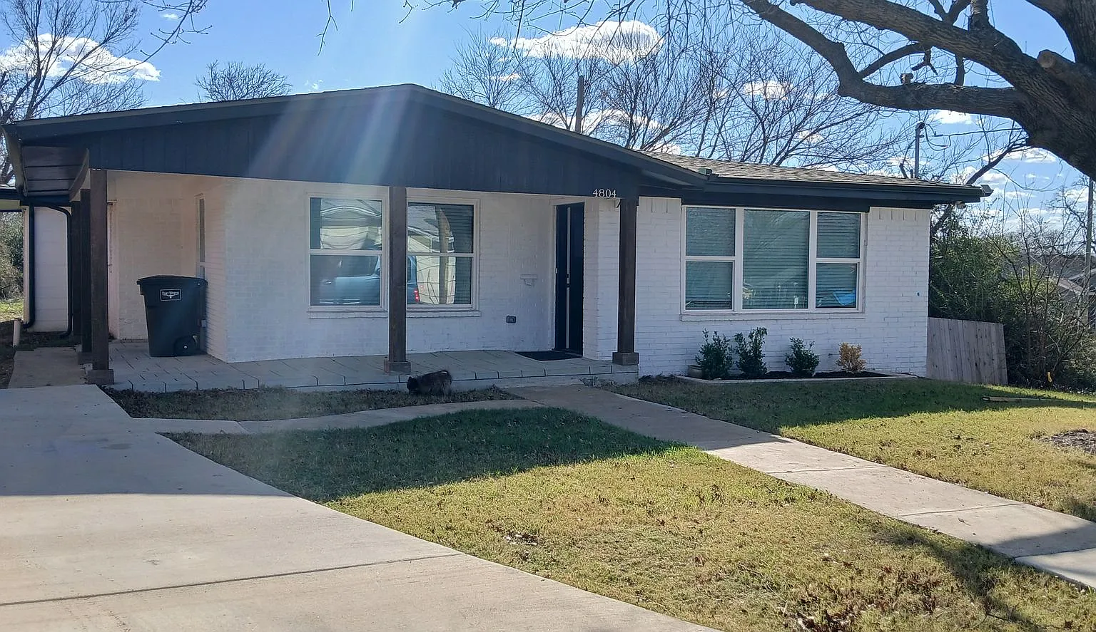 3-Bedroom, 2 Bath Single Home for Rent in Fort Worth, TX | Cozy fireplace & Modern Kitchen — Photo 2