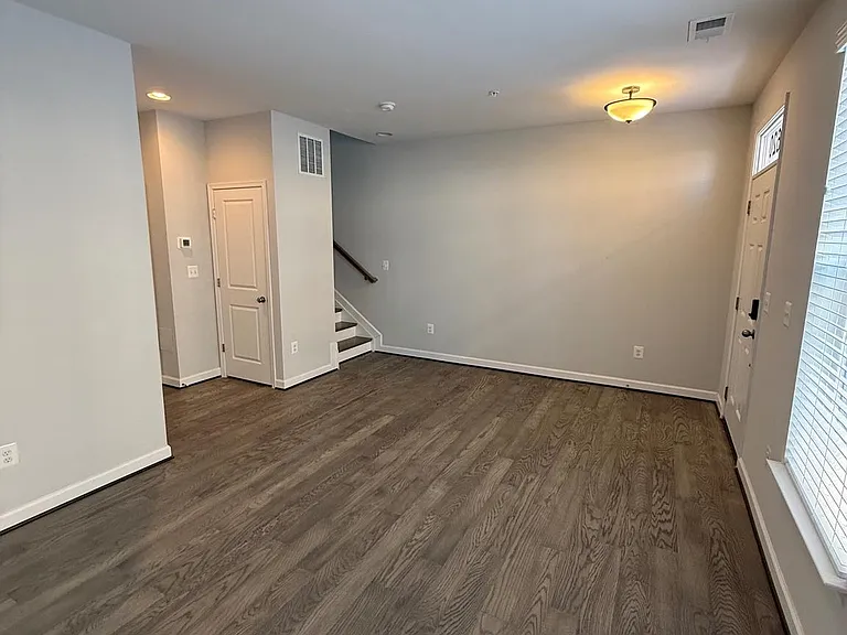 620 Leigh Way — Photo 35