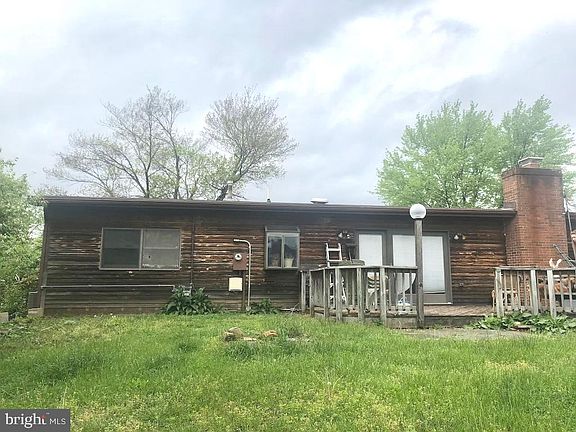 4th image of 800 S Alder Ave