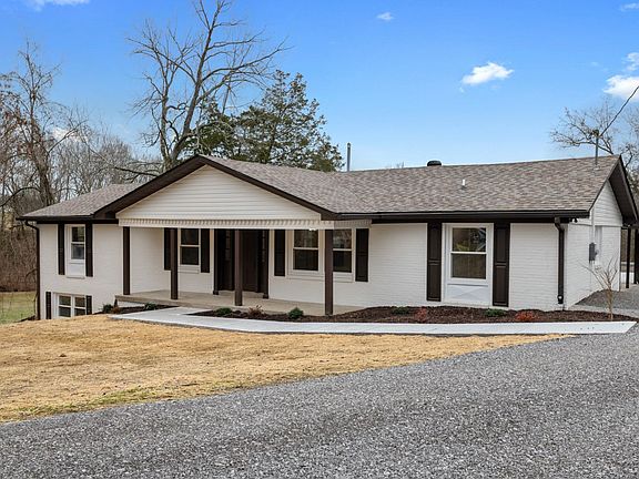 3rd image of 121 Cumberland Cir