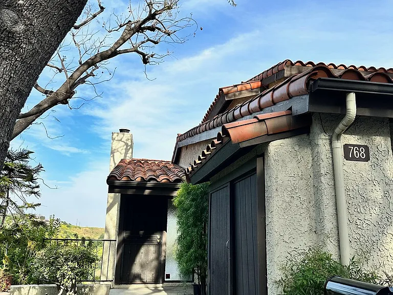 768 Fremont Villas — Photo 2
