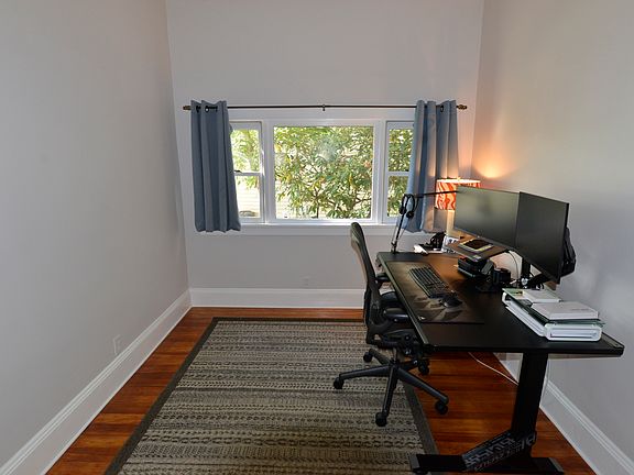 4th image of 42 Bassett St #1
