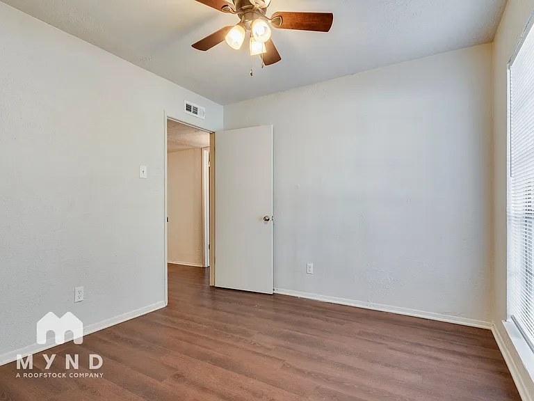 3237 Chalmette Ct — Photo 7