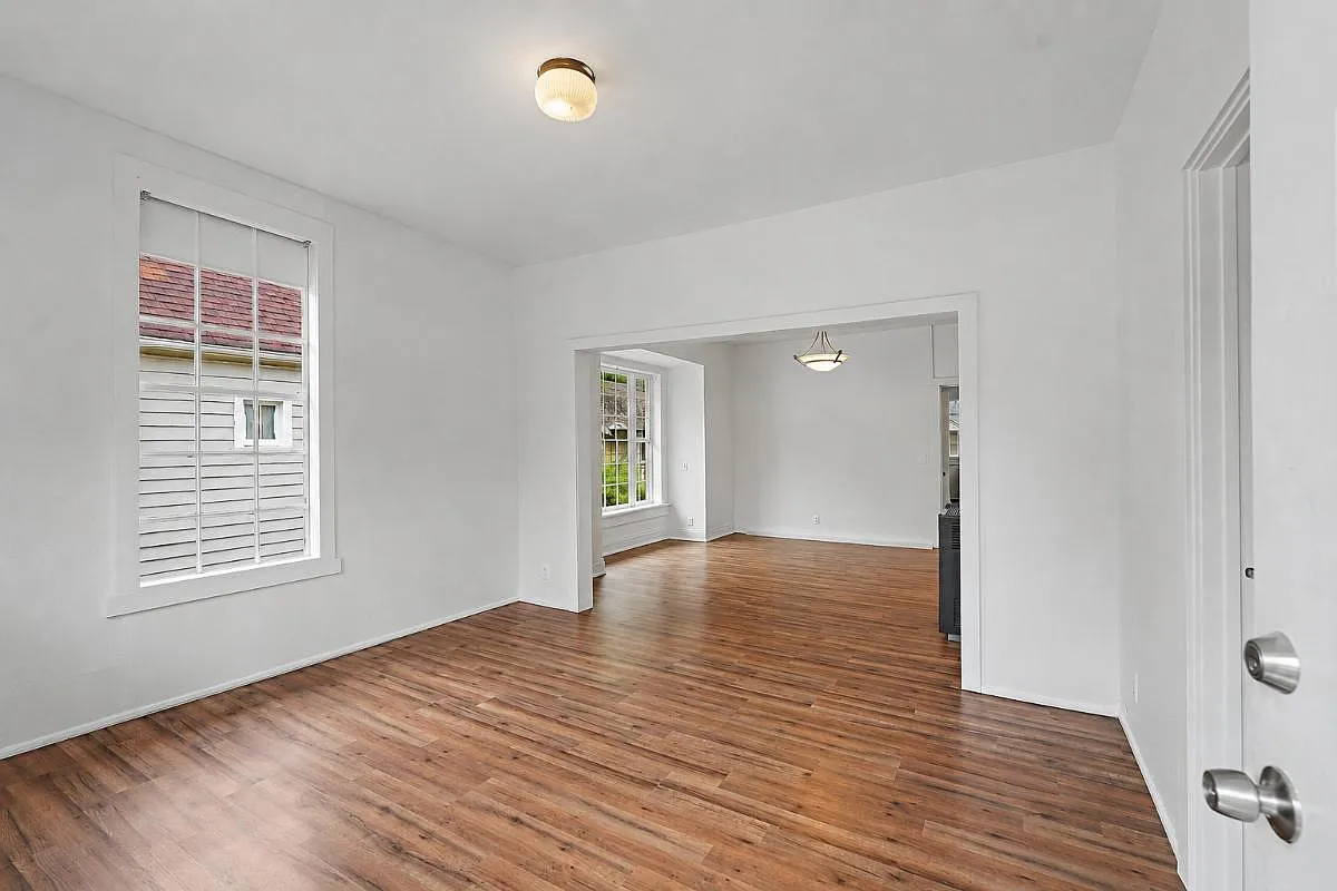 2 bed, 1000 sqft, $2,275 — Photo 3